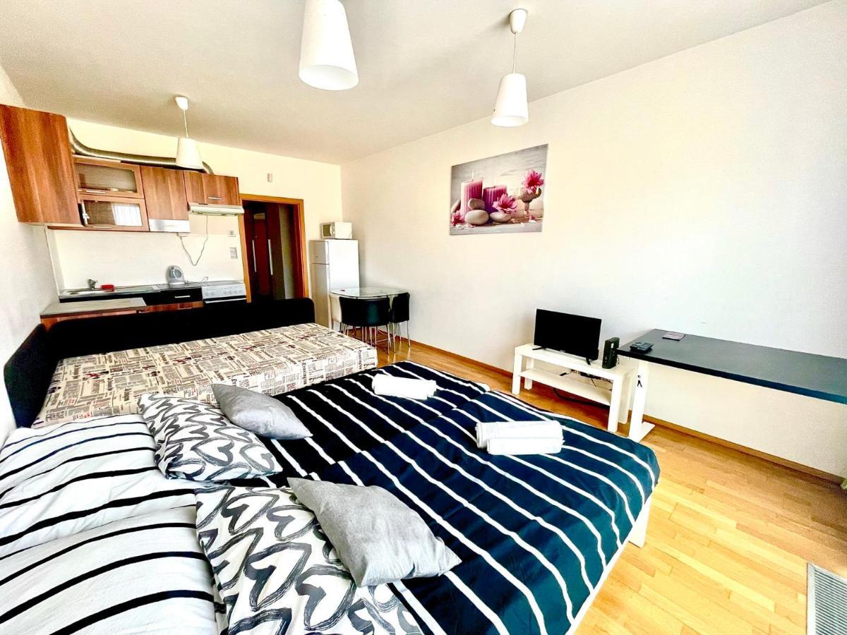 Centrum Park Apartment Praga Esterno foto